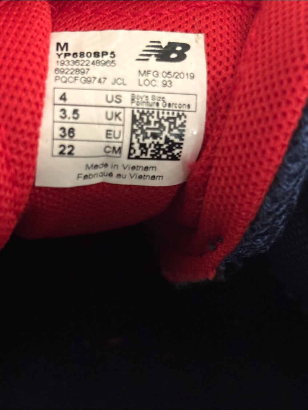 New Balance Sneakers Size Big Kids 4
Gently Used - Picture 6 of 7